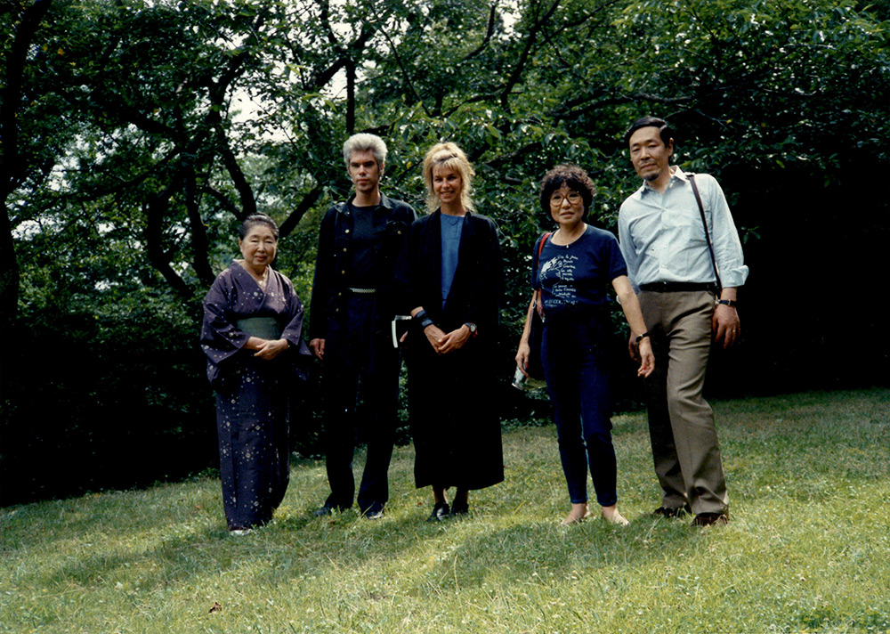 Kashiko Kawakita, Jim Jarmusch, Sara Driver, Kazuko Kawakita and Shiguéhiko Hasumi, circa 1985 © Kawakita Memorial Film Institute
