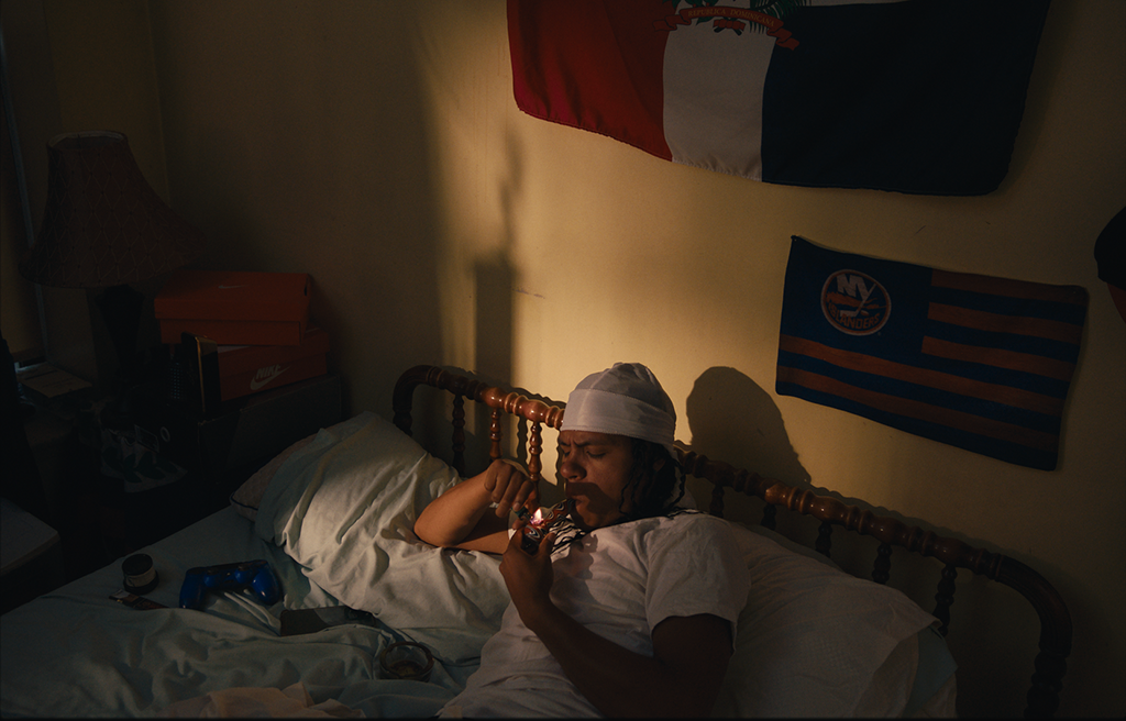 MAD BILLS TO PAY (or DESTINY, DILE QUE NO SOY MALO), 2026. Courtesy of Oscilloscope Laboratories.