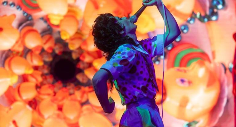 Sarah Squirm on Live + In the Flesh